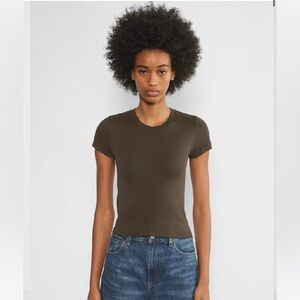 Aritzia Seamless tshirt